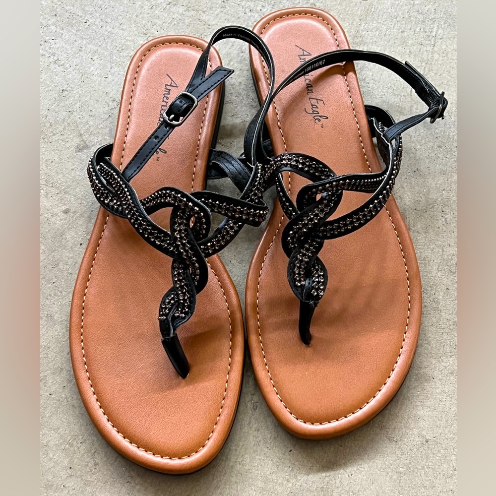 Cute brown and black sandals size 7.5 American eagle